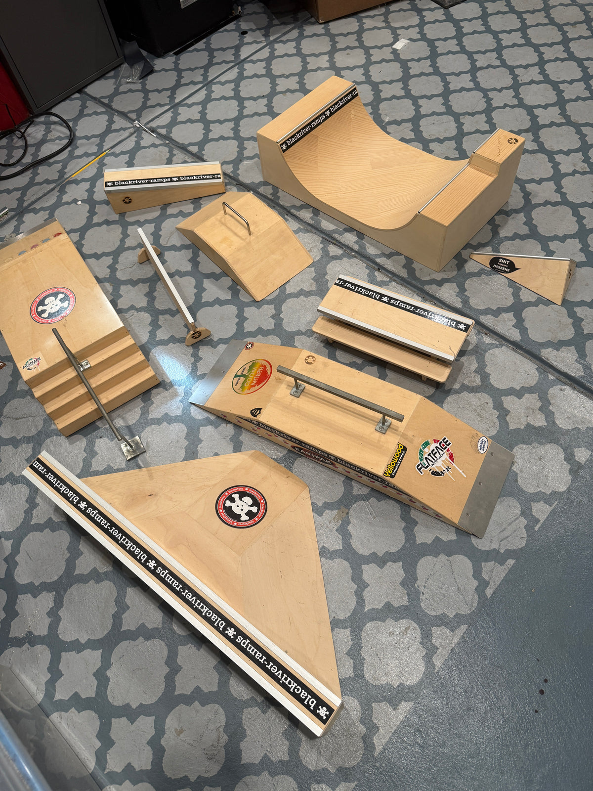 Blackriver Ramps Fingerboard Skatepark Lot Wood Ramps Rails Quarter Pipe Obstacles
